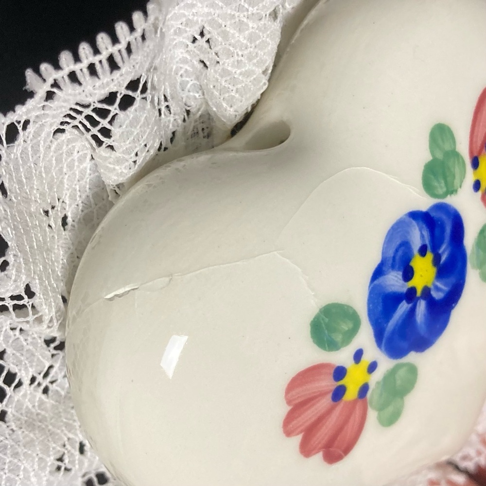 Vintage Home Interiors White Ceramic Lace Trim Floral Puffed Heart Ornament - Picture 7 of 7